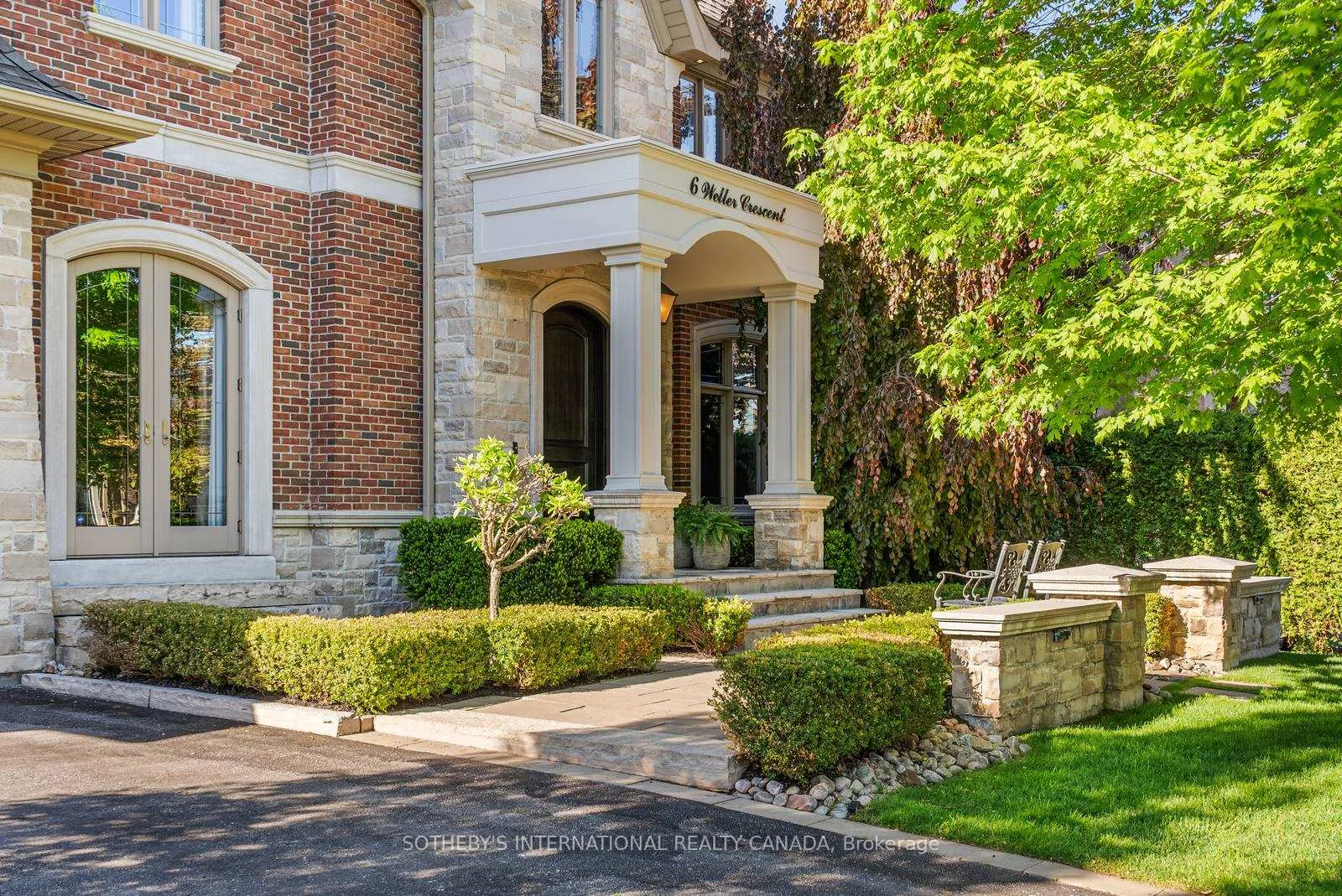 Photo 1 of 6 Weller Crescent, Vaughan, Maple — HOMEH