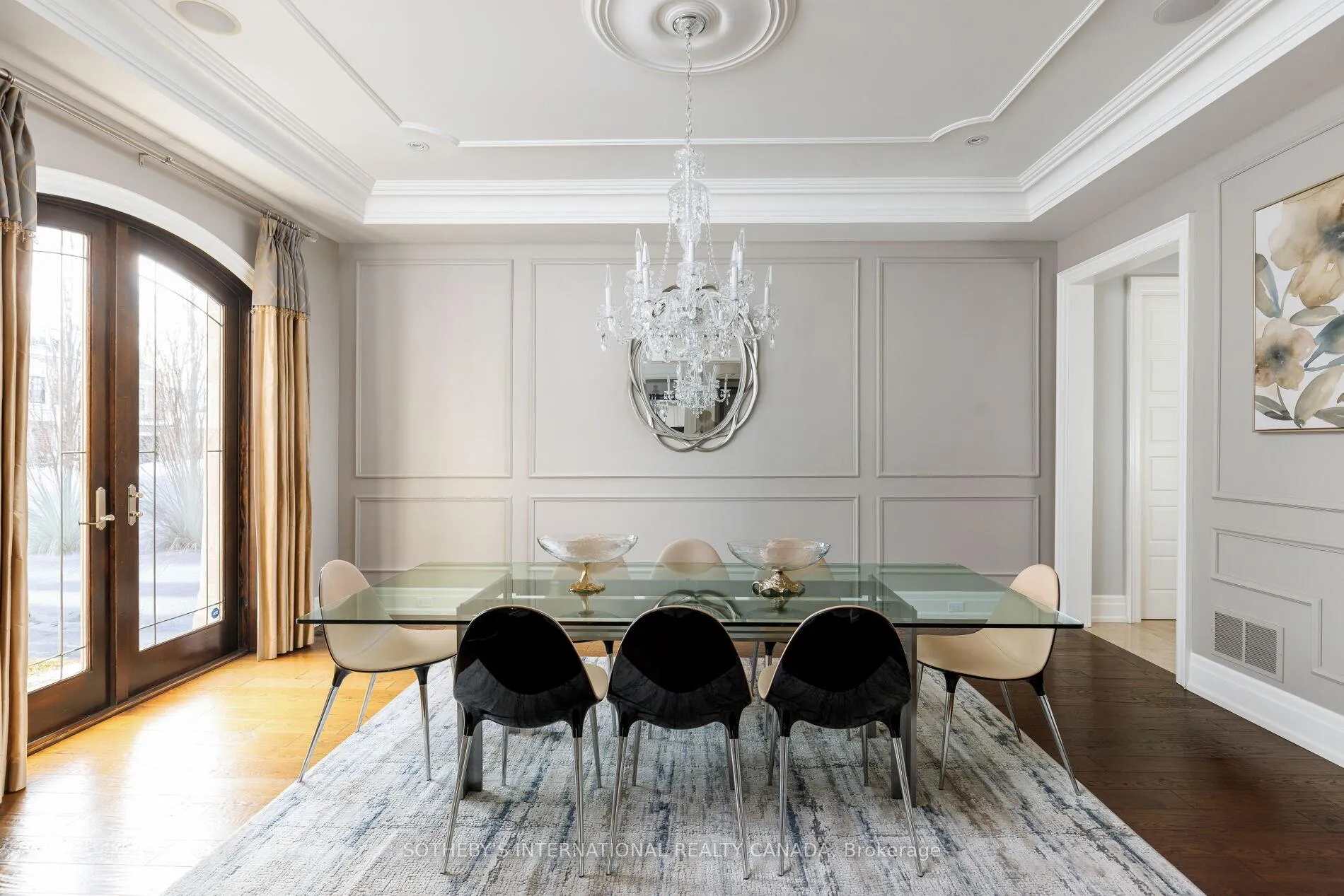 Photo 7 of 6 Weller Crescent, Vaughan, Maple — HOMEH