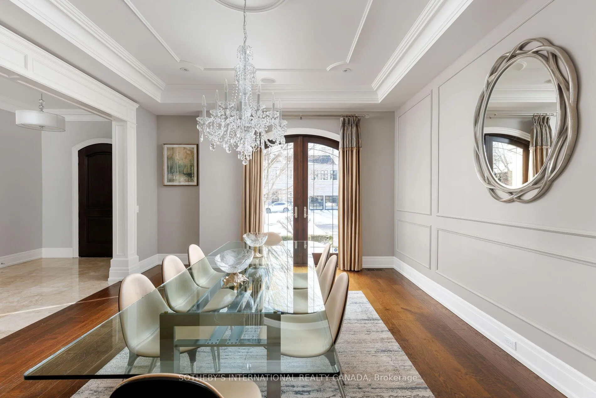 Photo 8 of 6 Weller Crescent, Vaughan, Maple — HOMEH