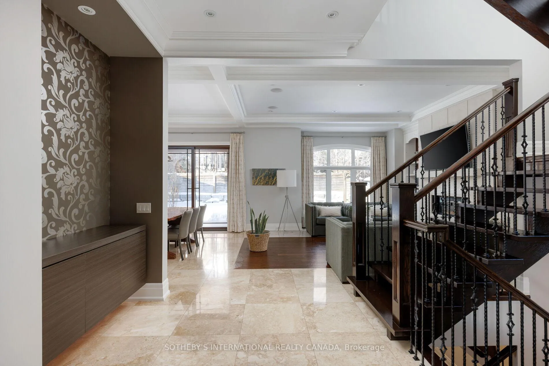 Photo 9 of 6 Weller Crescent, Vaughan, Maple — HOMEH