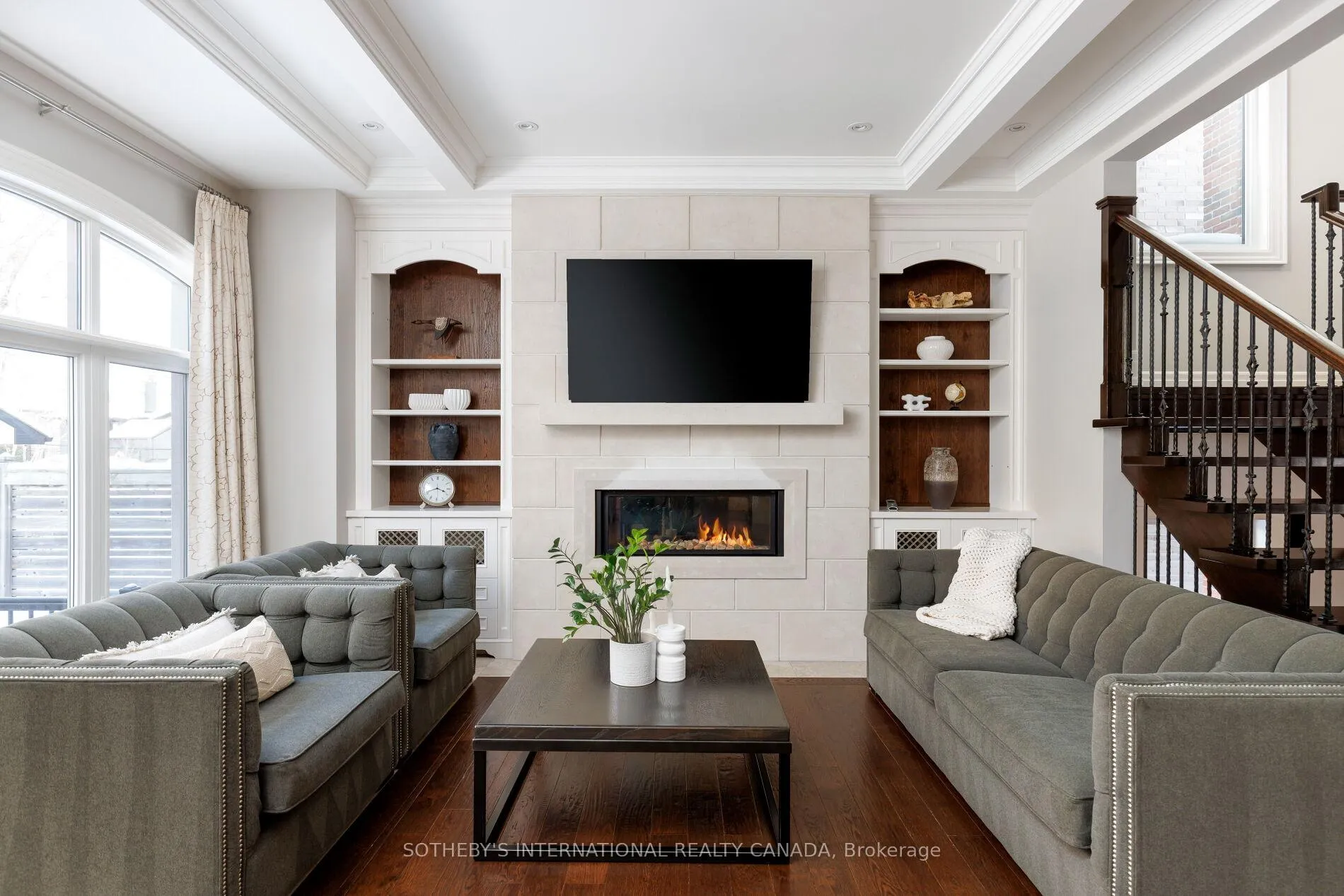 Photo 11 of 6 Weller Crescent, Vaughan, Maple — HOMEH