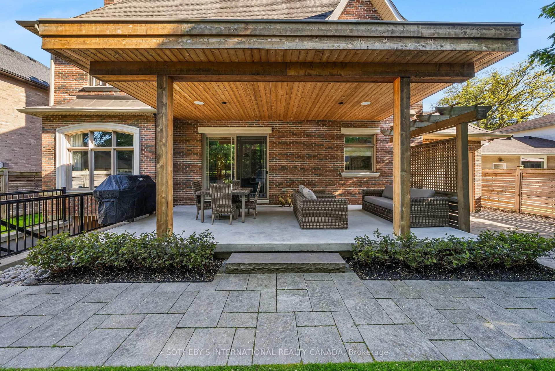 Photo 16 of 6 Weller Crescent, Vaughan, Maple — HOMEH