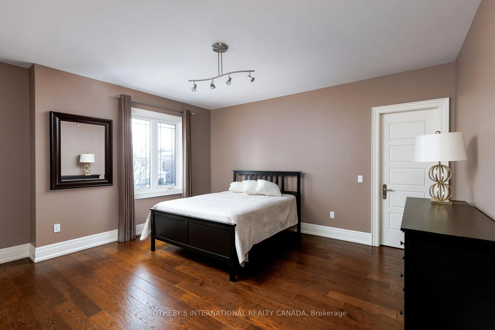 Photo 23 of 6 Weller Crescent, Vaughan, Maple — HOMEH