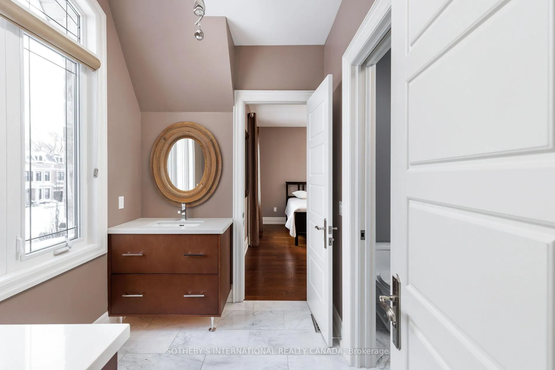 Photo 24 of 6 Weller Crescent, Vaughan, Maple — HOMEH