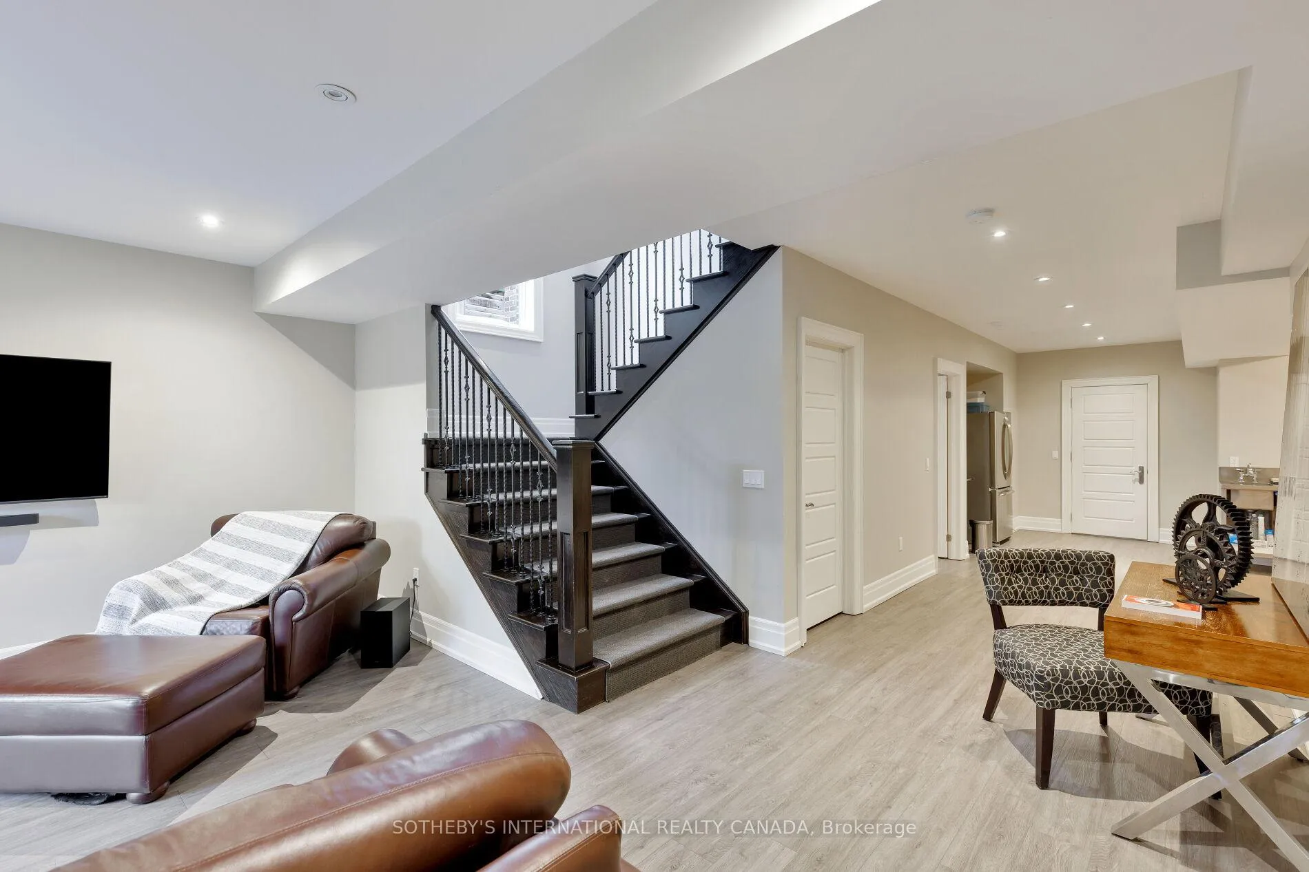 Photo 30 of 6 Weller Crescent, Vaughan, Maple — HOMEH