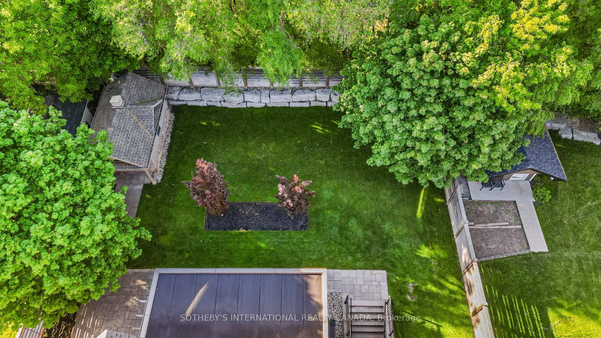 Photo 38 of 6 Weller Crescent, Vaughan, Maple — HOMEH
