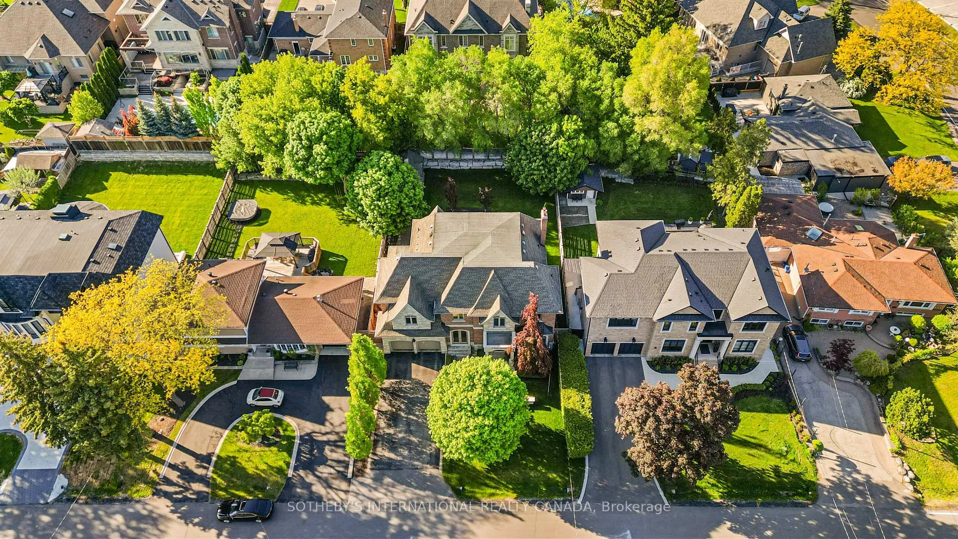 Photo 39 of 6 Weller Crescent, Vaughan, Maple — HOMEH