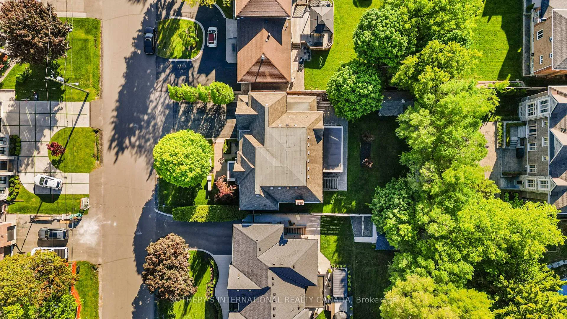 Photo 40 of 6 Weller Crescent, Vaughan, Maple — HOMEH