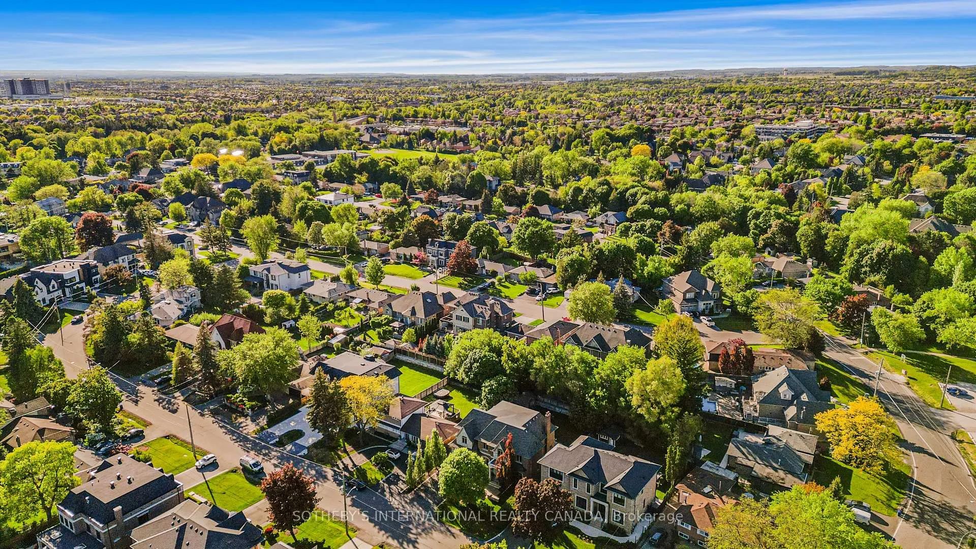 Photo 41 of 6 Weller Crescent, Vaughan, Maple — HOMEH