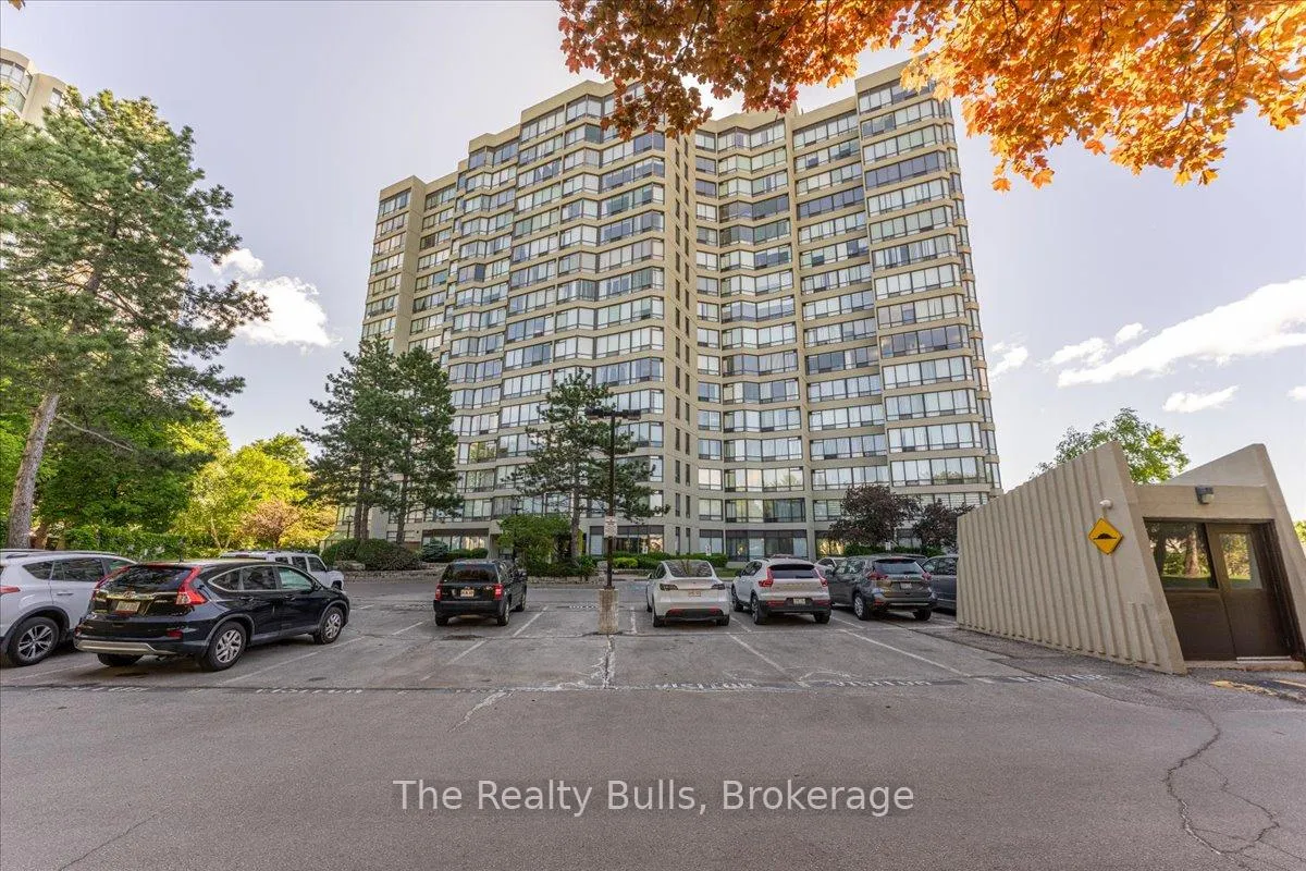 Photo 3 of Unit 701, 26 Hanover Road, Brampton, Queen Street Corridor — HOMEH