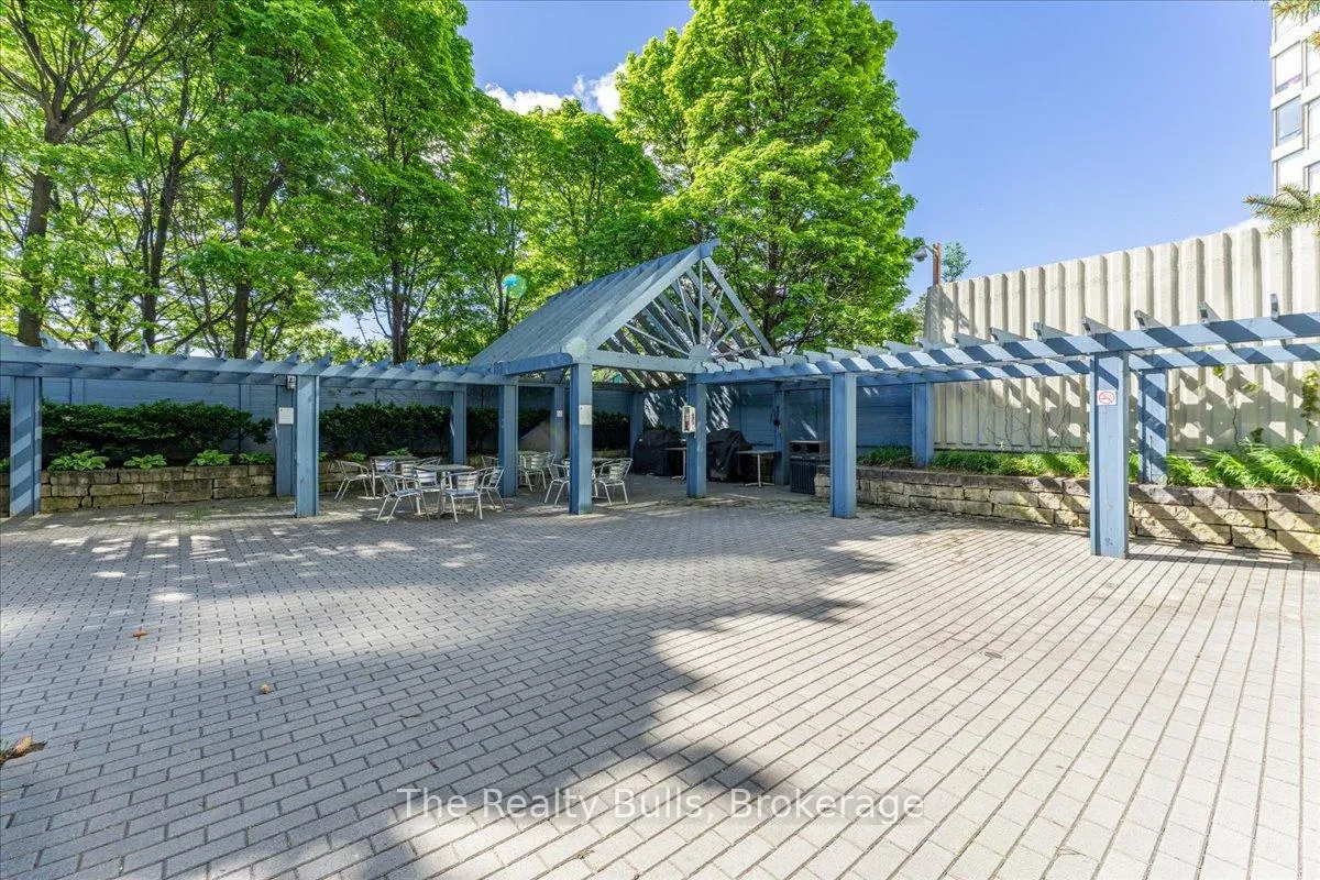 Photo 6 of Unit 701, 26 Hanover Road, Brampton, Queen Street Corridor — HOMEH