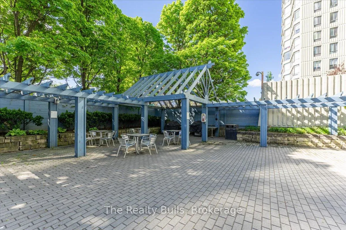 Photo 7 of Unit 701, 26 Hanover Road, Brampton, Queen Street Corridor — HOMEH