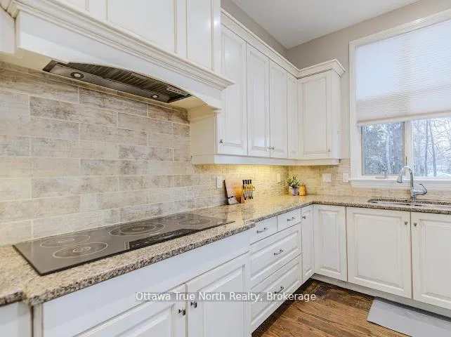 Photo 14 of 105 Black Maple Private, Ottawa, Rockcliffe — HOMEH