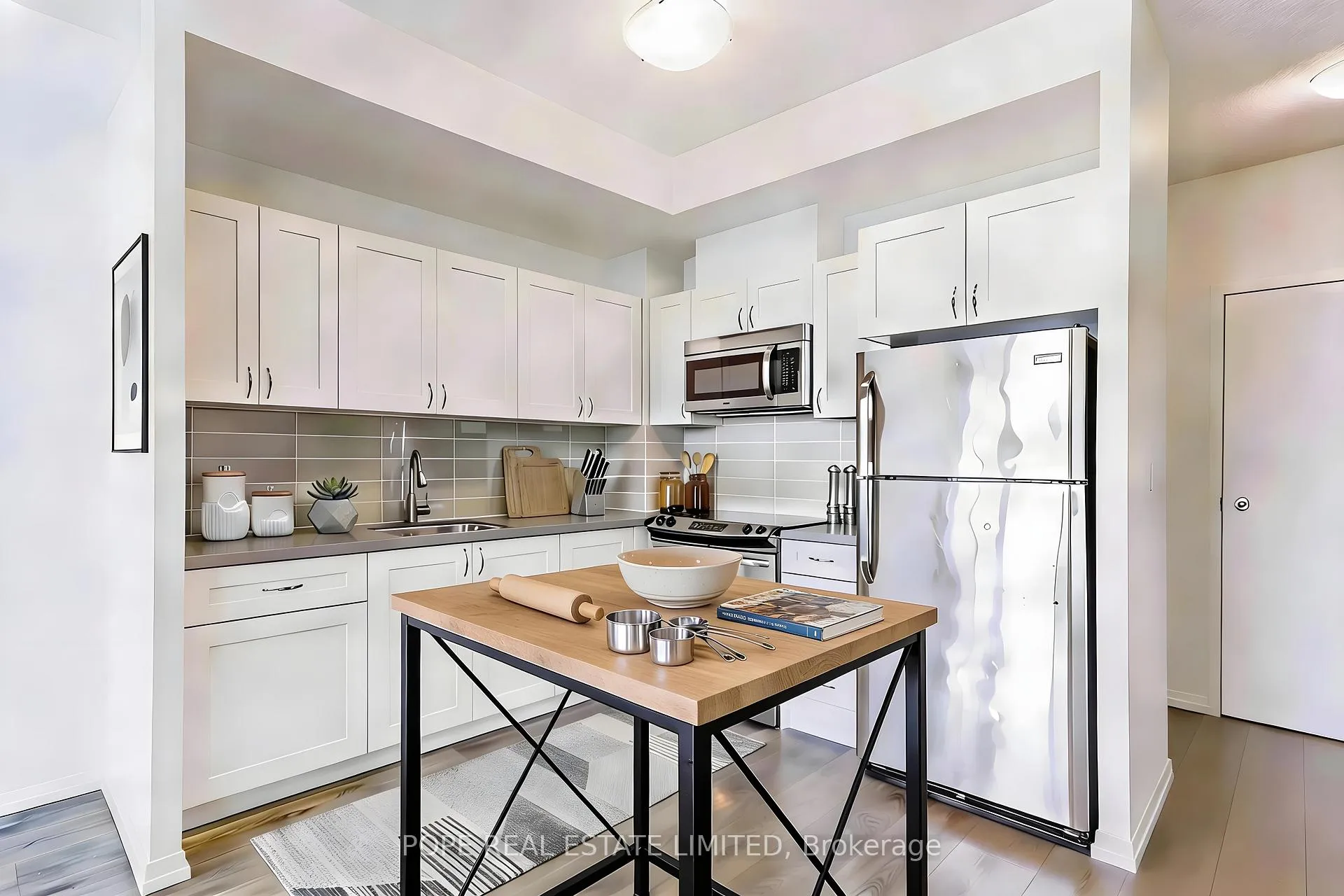 Photo 2 of Unit 520, 540 Bur Oak Avenue, Markham, Berczy — HOMEH