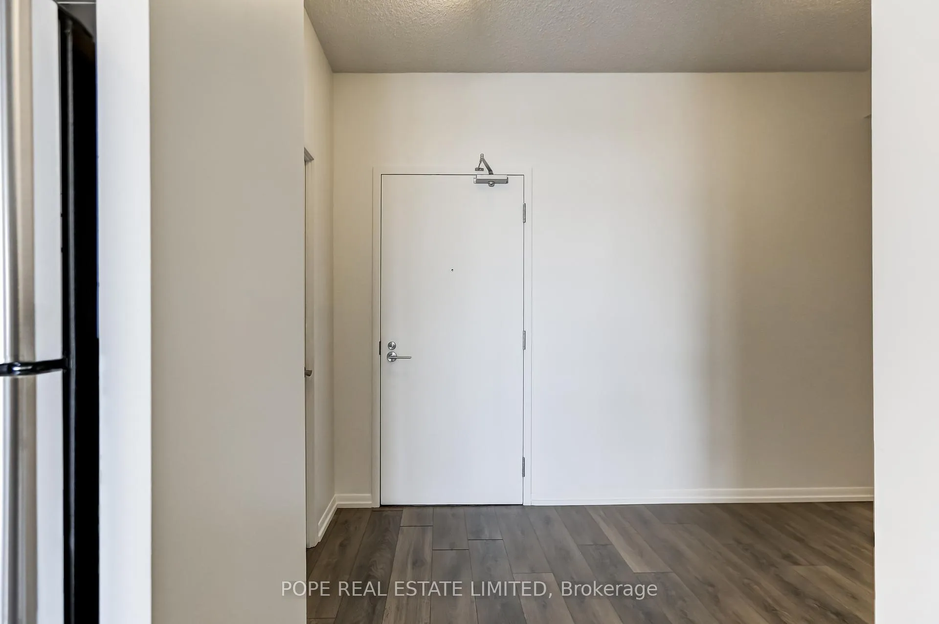 Photo 8 of Unit 520, 540 Bur Oak Avenue, Markham, Berczy — HOMEH
