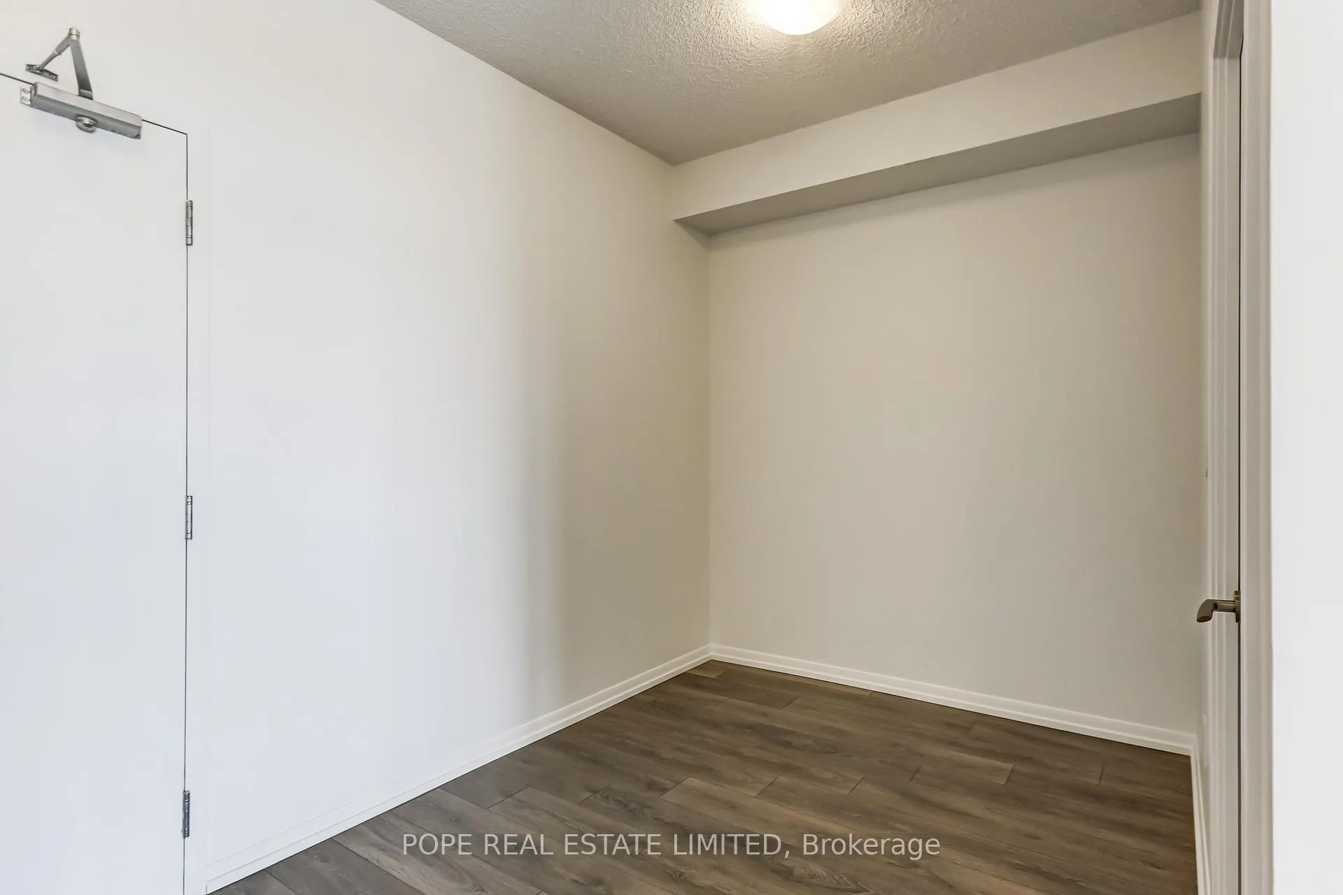 Photo 9 of Unit 520, 540 Bur Oak Avenue, Markham, Berczy — HOMEH