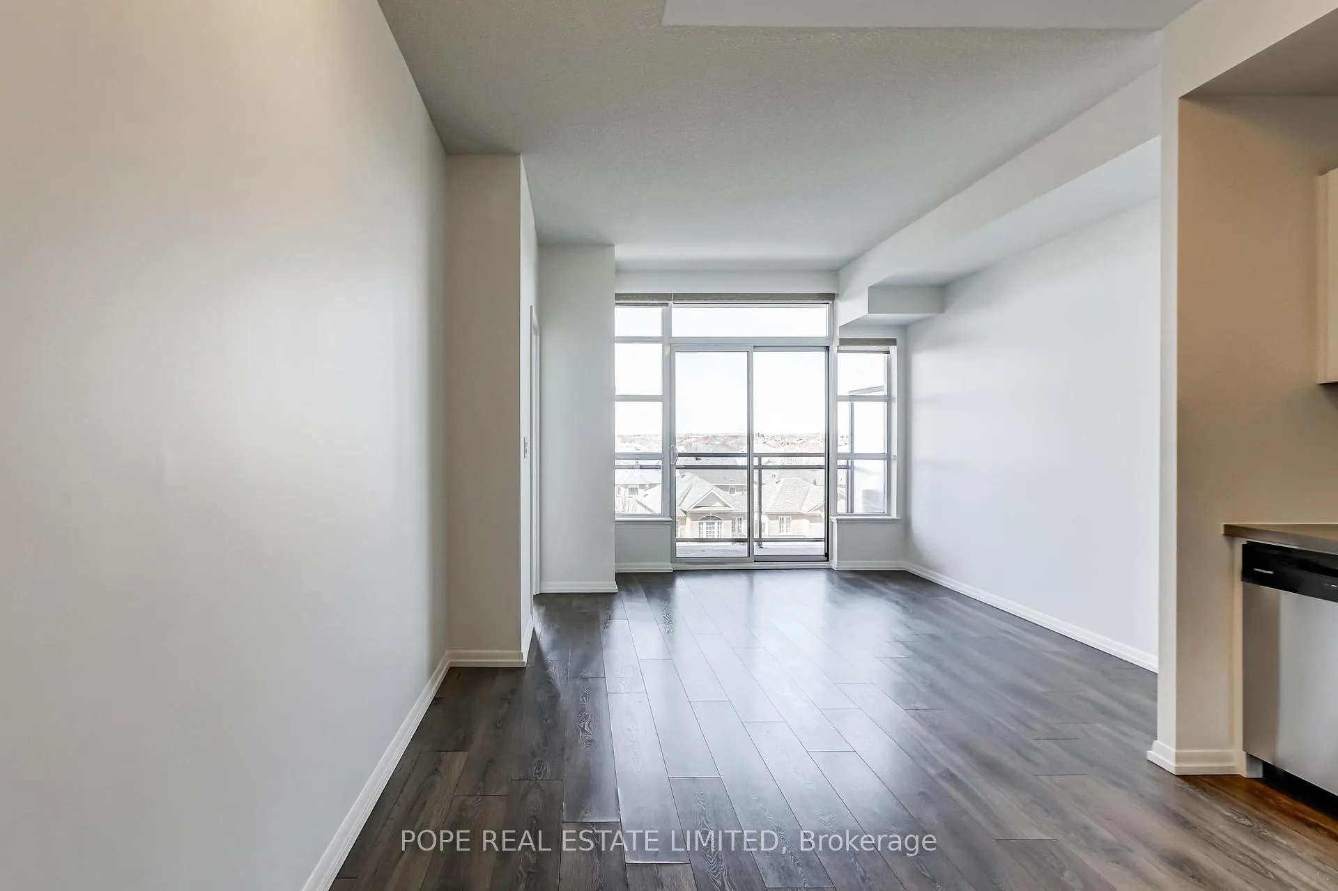 Photo 11 of Unit 520, 540 Bur Oak Avenue, Markham, Berczy — HOMEH