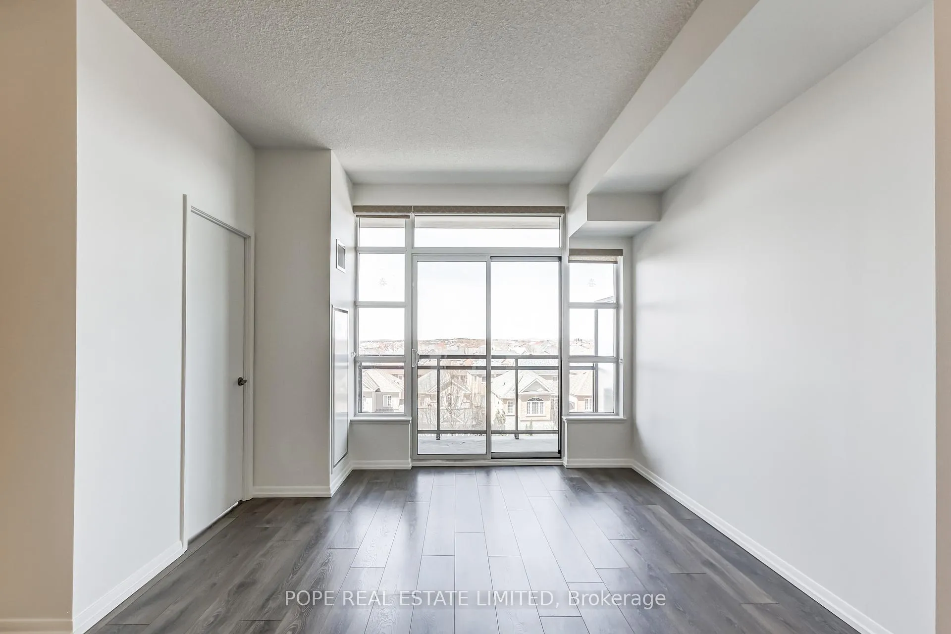 Photo 16 of Unit 520, 540 Bur Oak Avenue, Markham, Berczy — HOMEH
