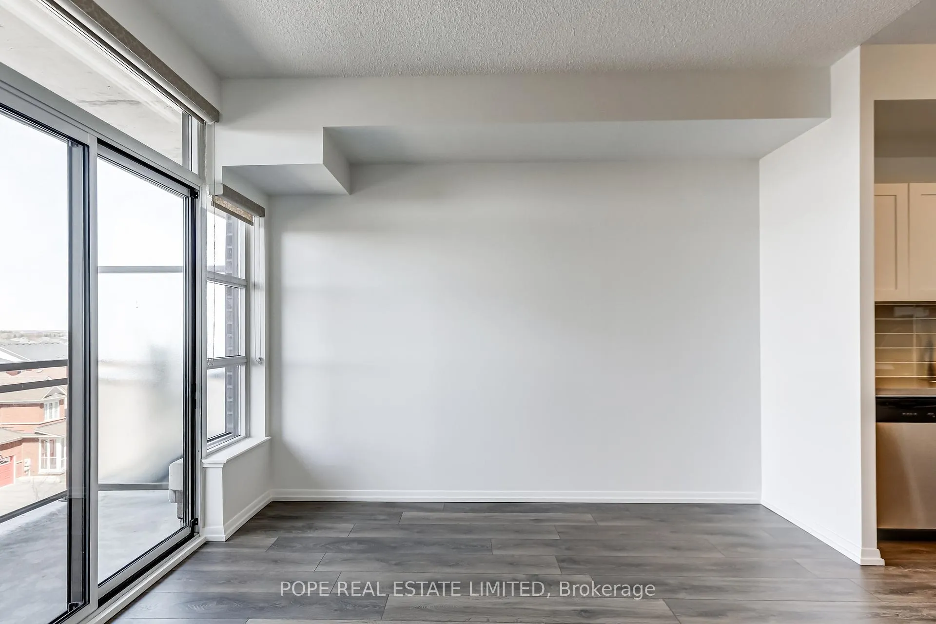 Photo 18 of Unit 520, 540 Bur Oak Avenue, Markham, Berczy — HOMEH