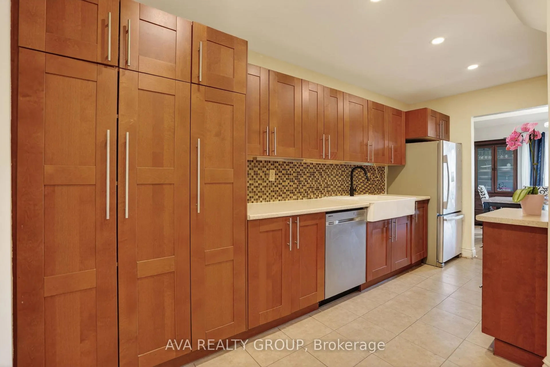 Photo 6 of 27 Danaher Drive, Ottawa, Barrhaven - Heritage Park — HOMEH