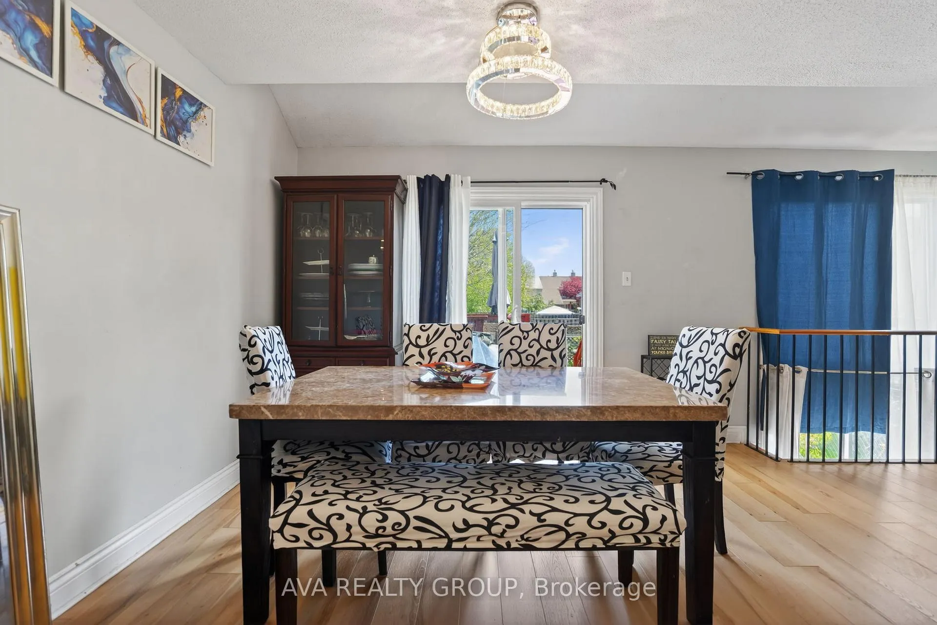Photo 13 of 27 Danaher Drive, Ottawa, Barrhaven - Heritage Park — HOMEH