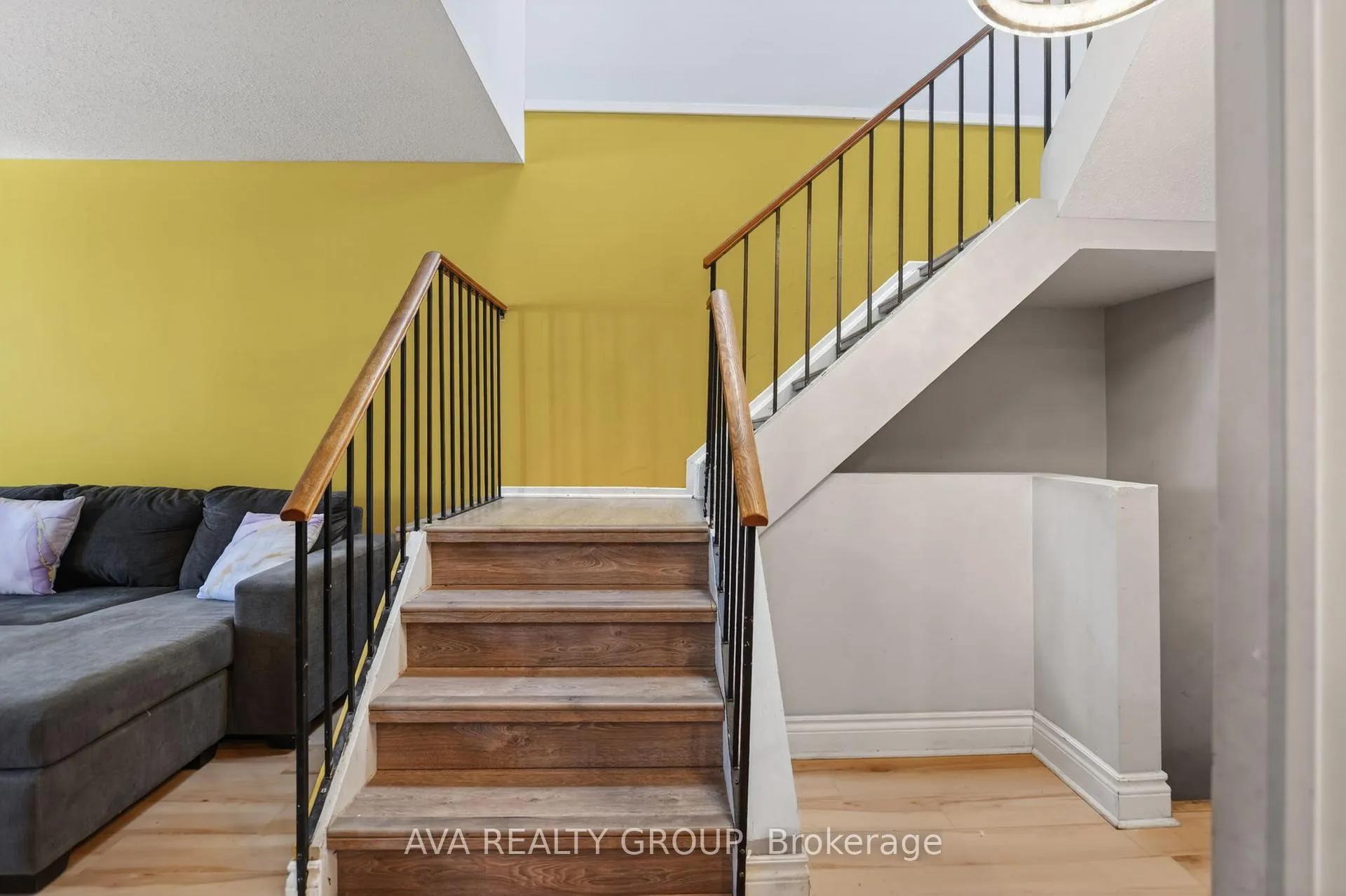 Photo 14 of 27 Danaher Drive, Ottawa, Barrhaven - Heritage Park — HOMEH