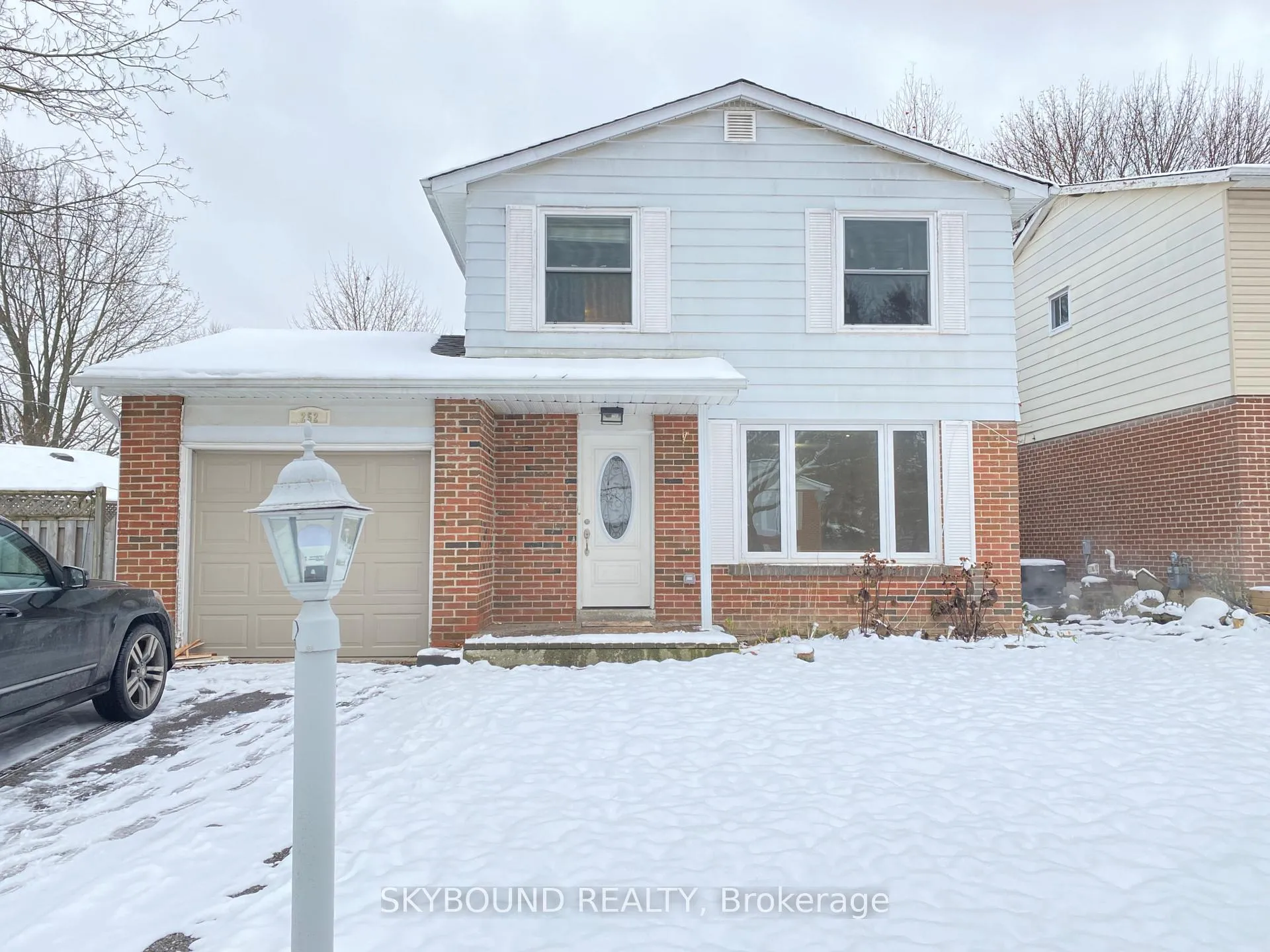 Front of 252 William Roe Boulevard N