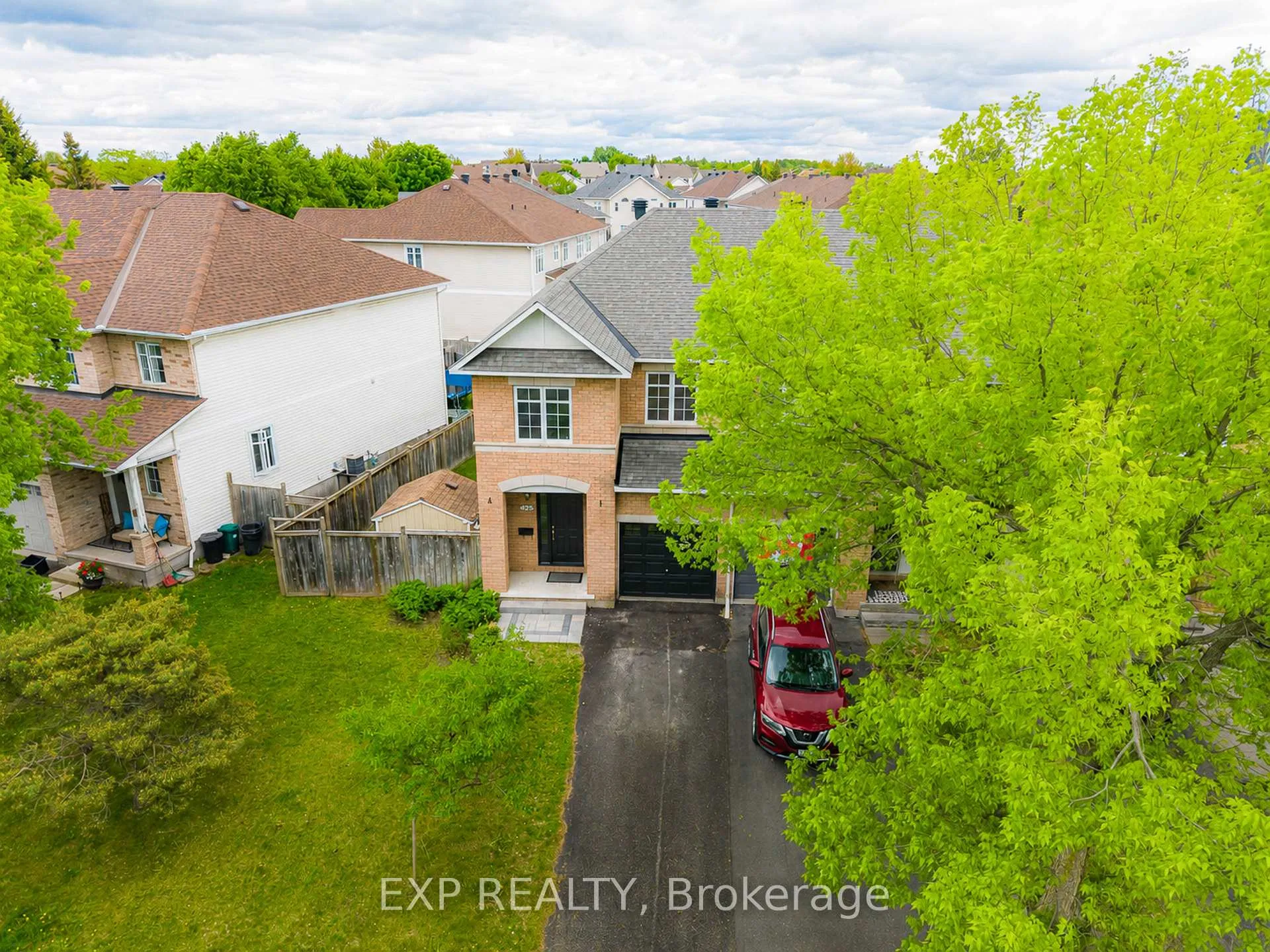 Photo 2 of 248 Berrigan Drive, Ottawa, Barrhaven - Longfields — HOMEH