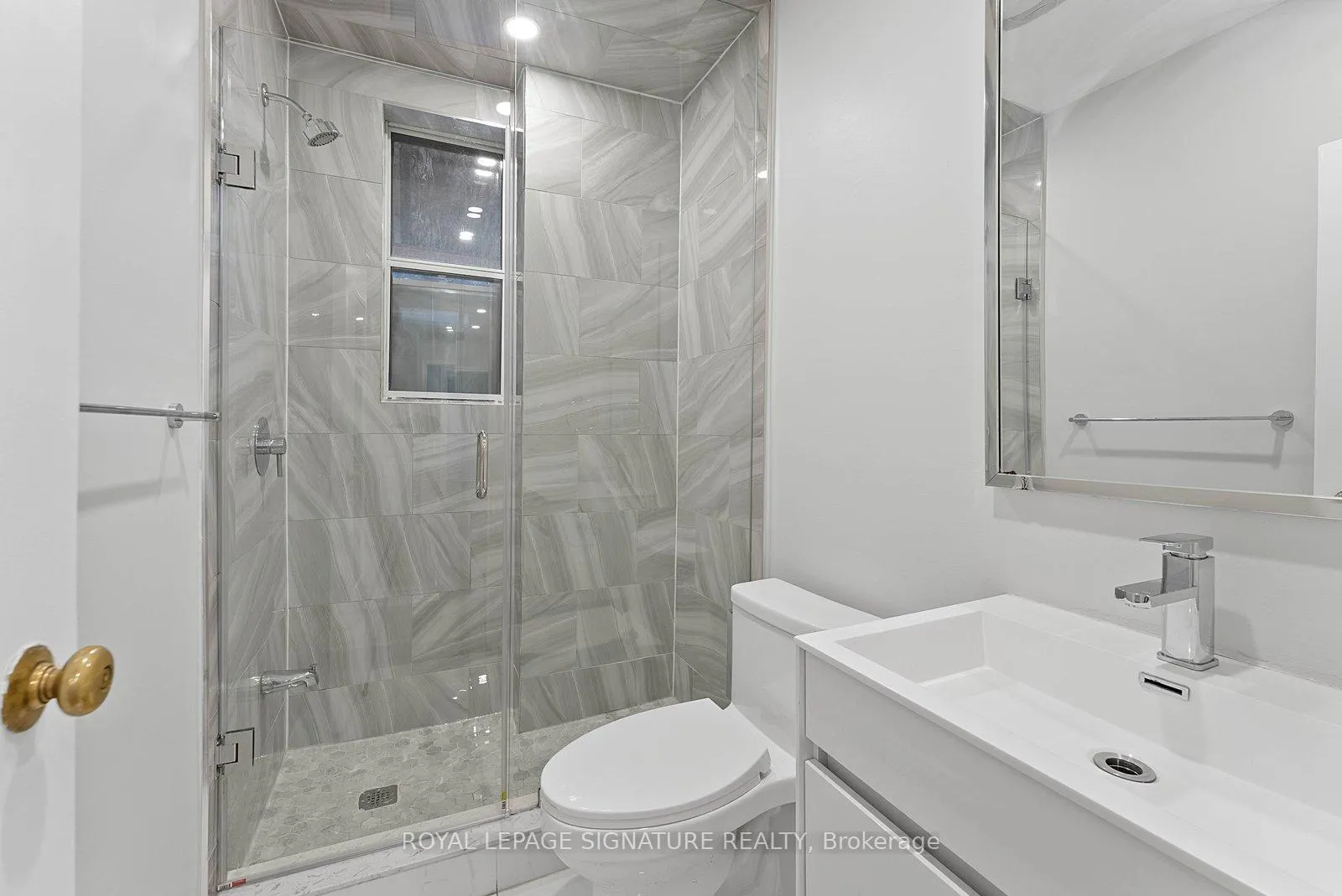 Photo 9 of Unit 2, 233 Greenwood Avenue, Toronto, Greenwood-Coxwell — HOMEH