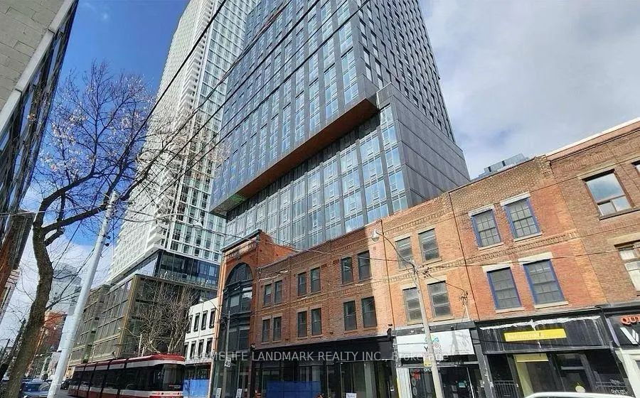 Front of Unit 3010 (2nd BR), 100 Queen Street