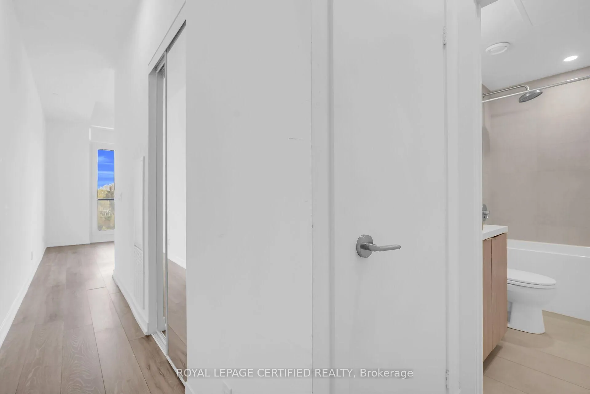 Photo 8 of Unit 919, 2020 Bathurst Street, Toronto, Humewood-Cedarvale — HOMEH