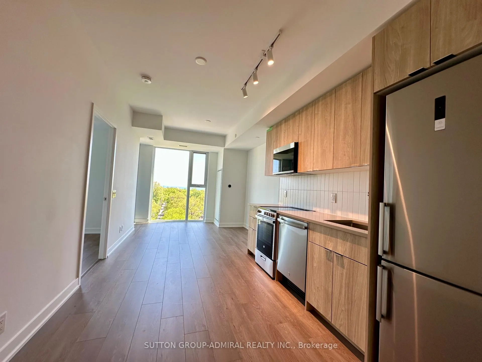 Photo 2 of Unit 1104, 1660 Bloor Street W, Toronto, High Park North — HOMEH