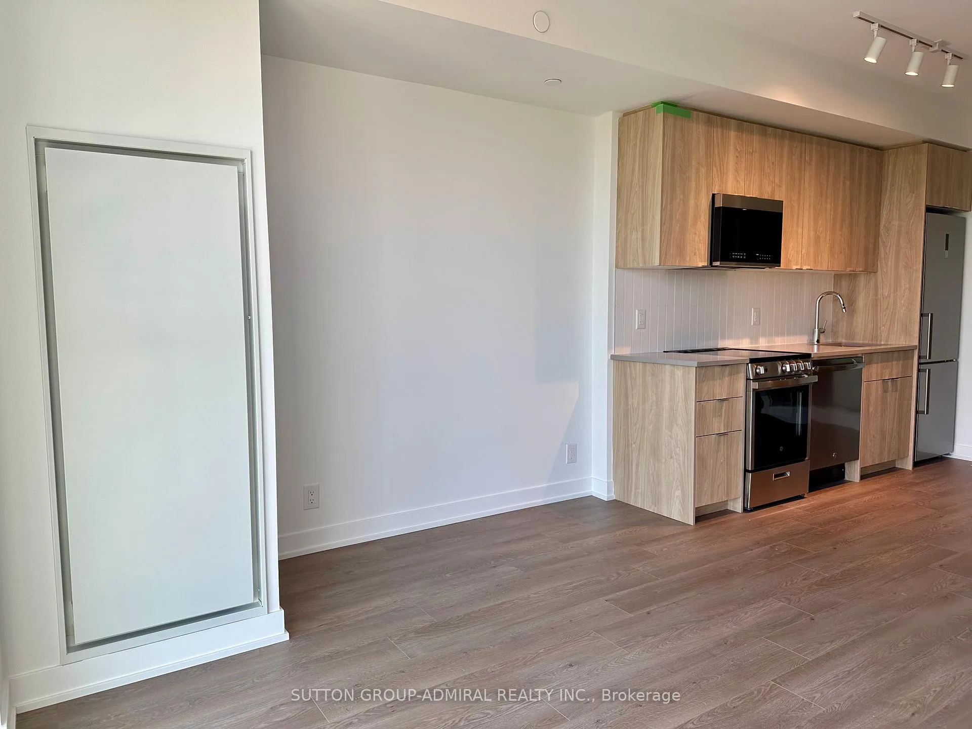 Photo 20 of Unit 1104, 1660 Bloor Street W, Toronto, High Park North — HOMEH