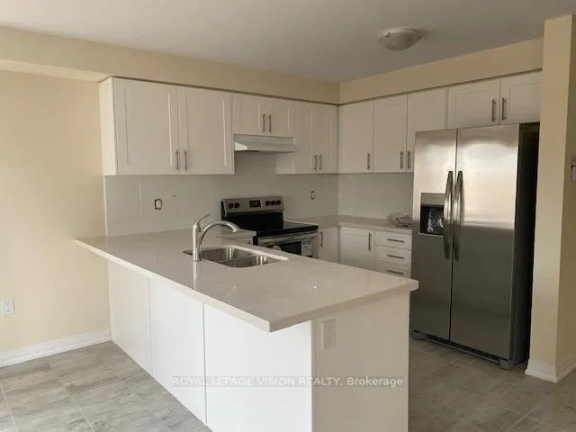 Photo 3 of 45 Carew Boulevard, Kawartha Lakes, Lindsay — HOMEH