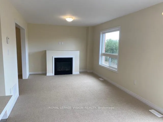 Photo 12 of 45 Carew Boulevard, Kawartha Lakes, Lindsay — HOMEH