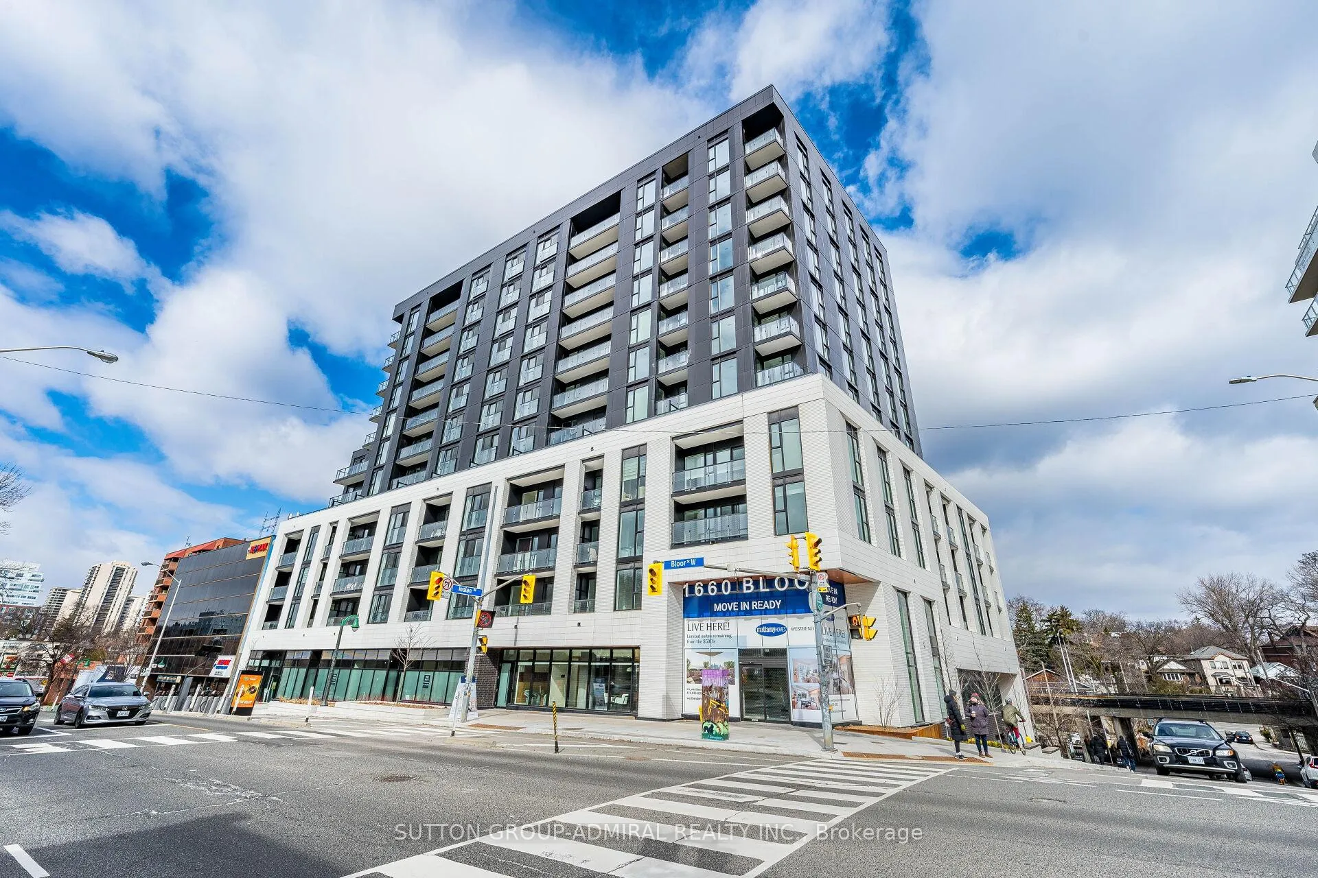 Front of Unit 803, 1660 Bloor Street W
