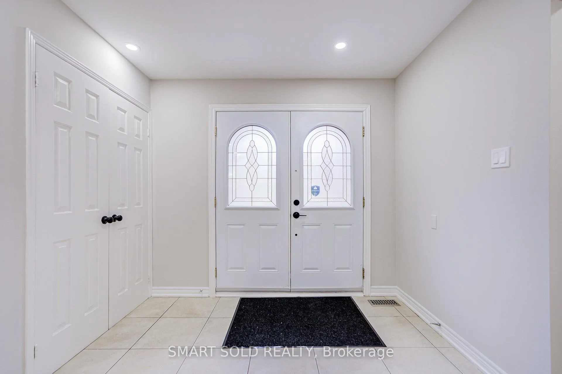 Photo 3 of 41 Carnforth Drive, Markham, Unionville — HOMEH
