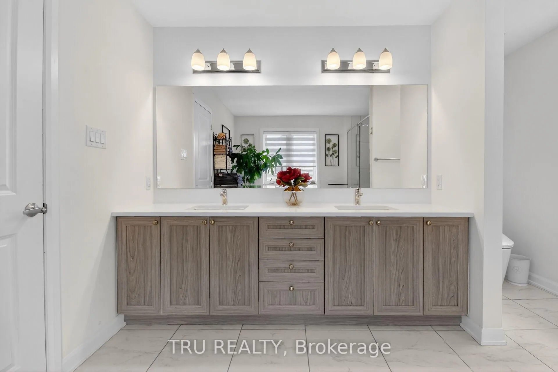 Photo 26 of 202 Skipper Drive, Ottawa, Mahogany Community — HOMEH