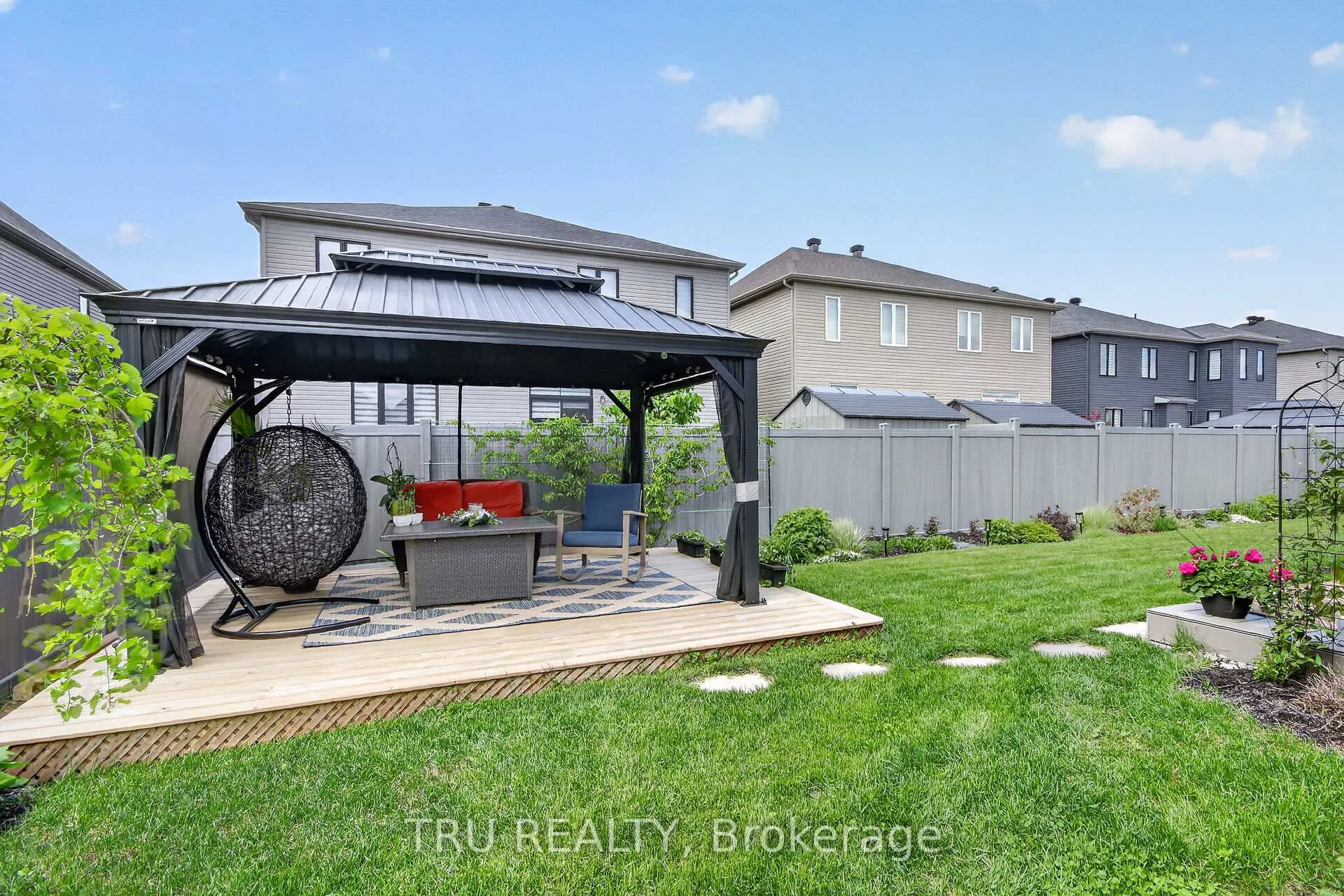Photo 33 of 202 Skipper Drive, Ottawa, Mahogany Community — HOMEH