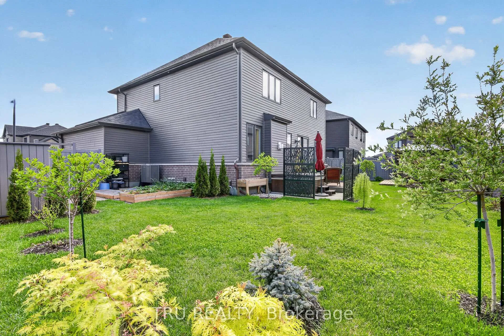 Photo 34 of 202 Skipper Drive, Ottawa, Mahogany Community — HOMEH