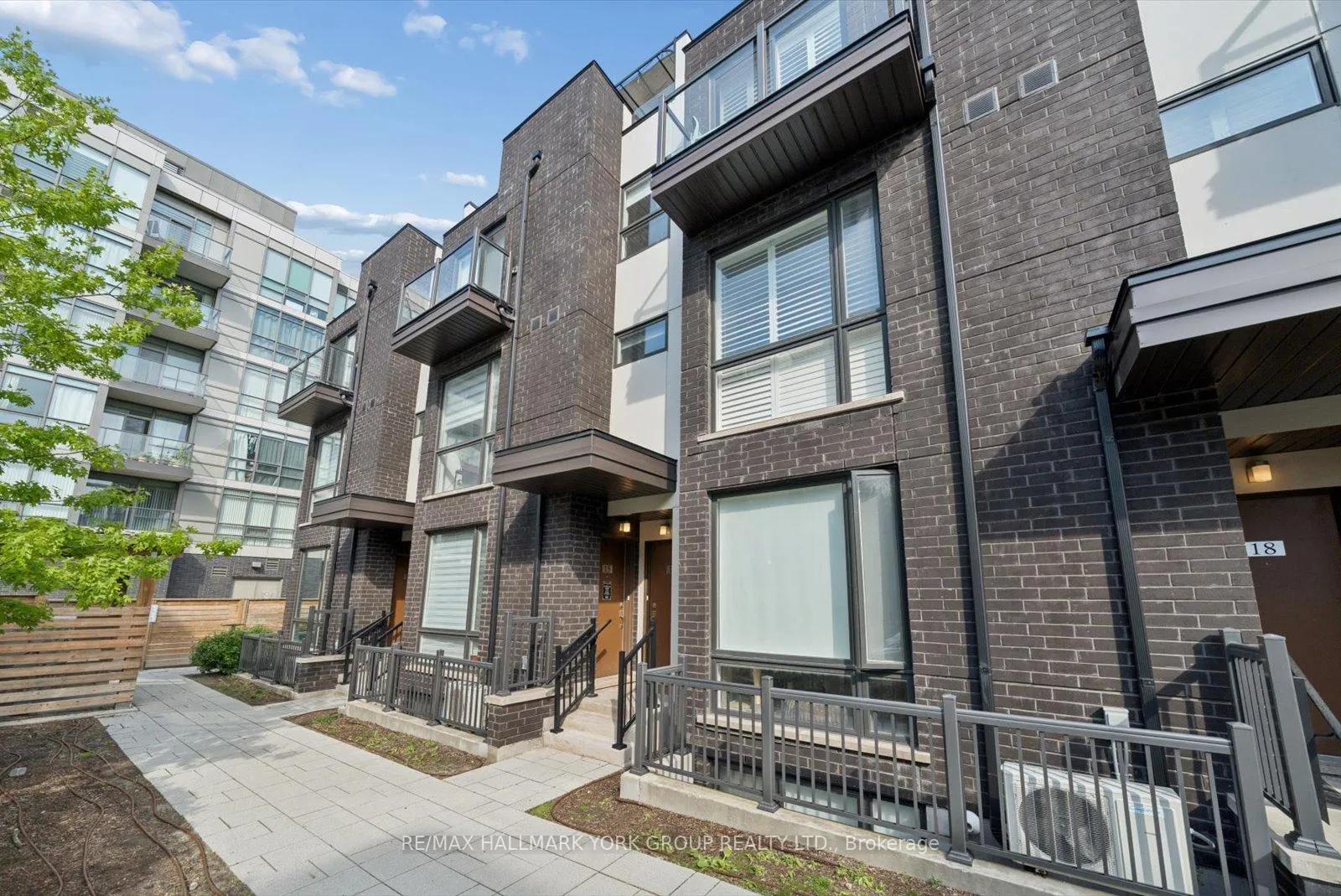 Front of Unit 16, 24 Fieldway Road