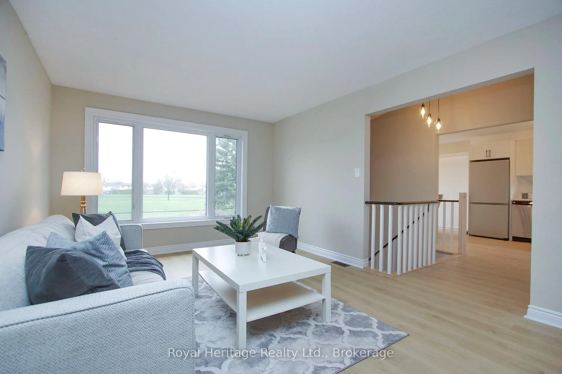 Photo 3 of 77 Devondale Street, Clarington, Courtice — HOMEH