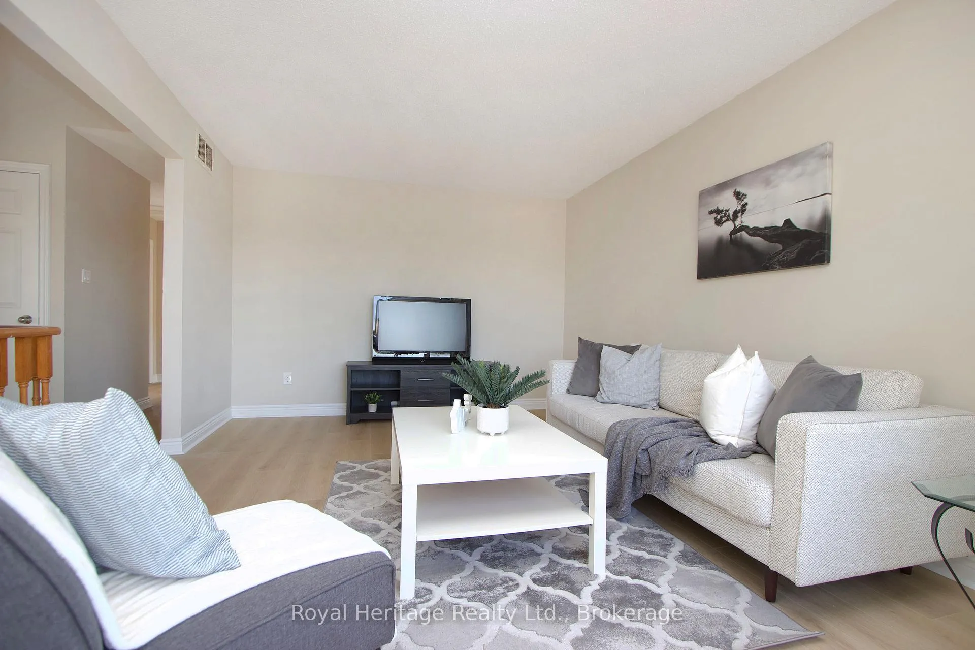 Photo 6 of 77 Devondale Street, Clarington, Courtice — HOMEH