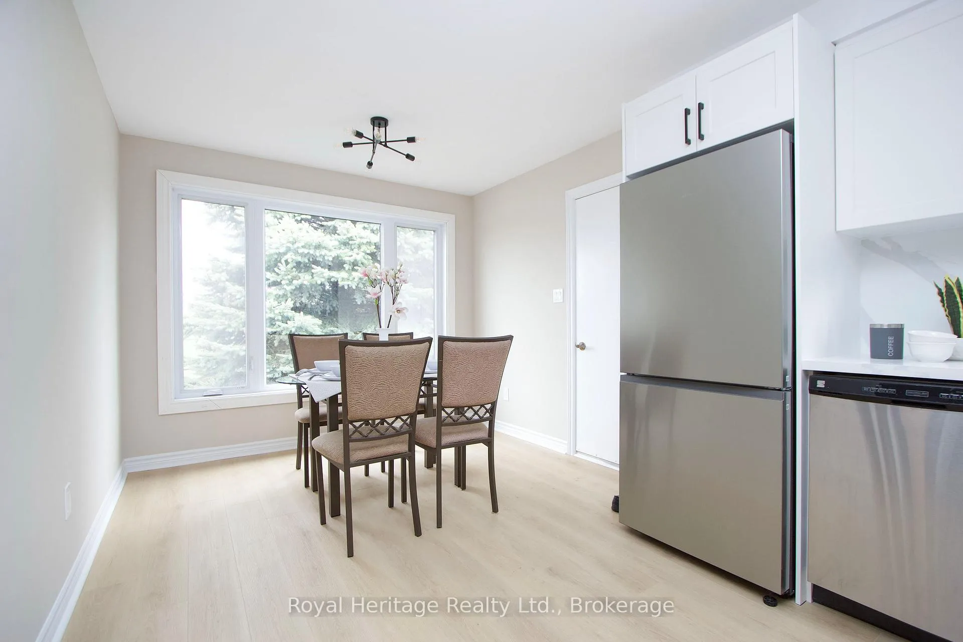 Photo 14 of 77 Devondale Street, Clarington, Courtice — HOMEH