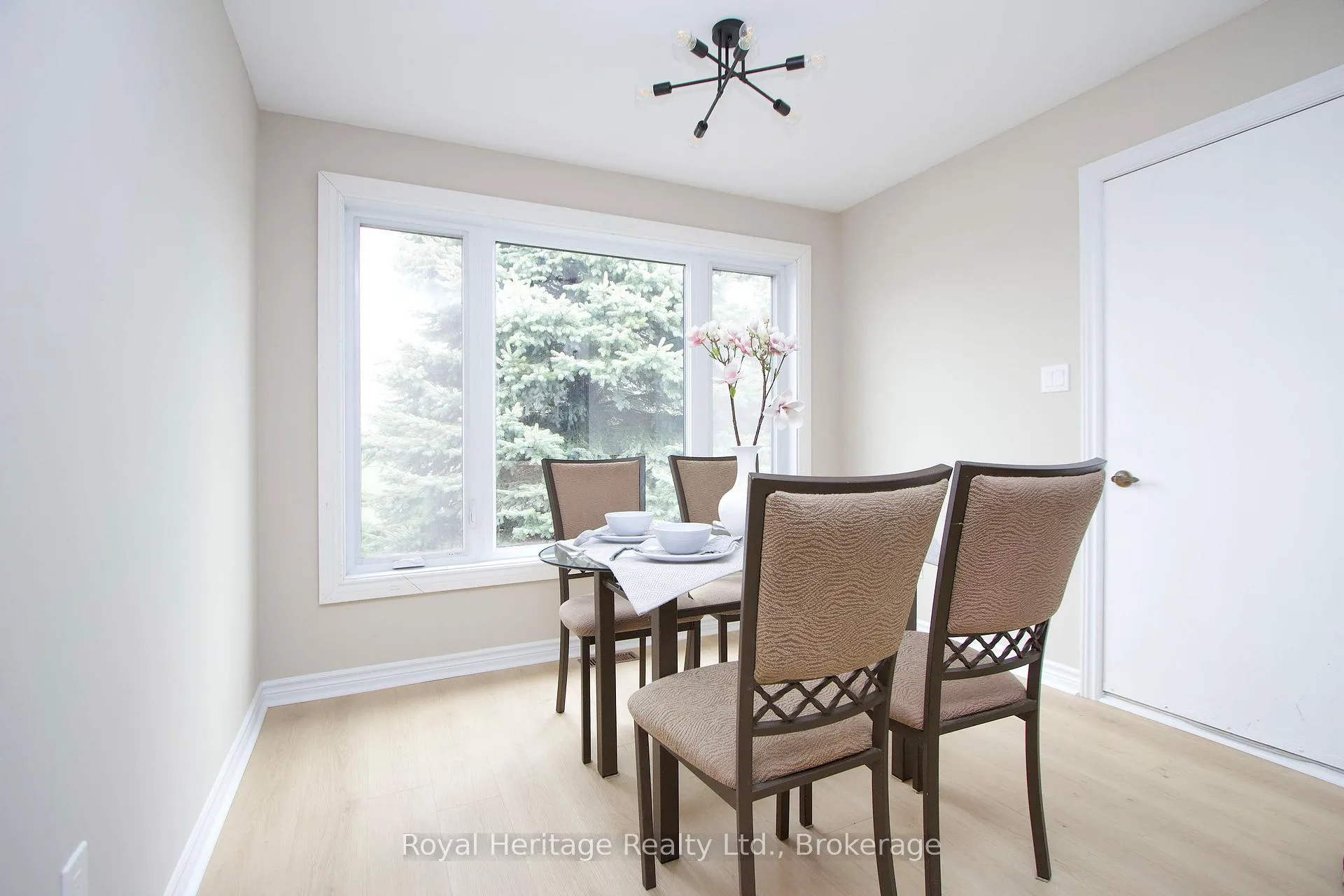 Photo 15 of 77 Devondale Street, Clarington, Courtice — HOMEH
