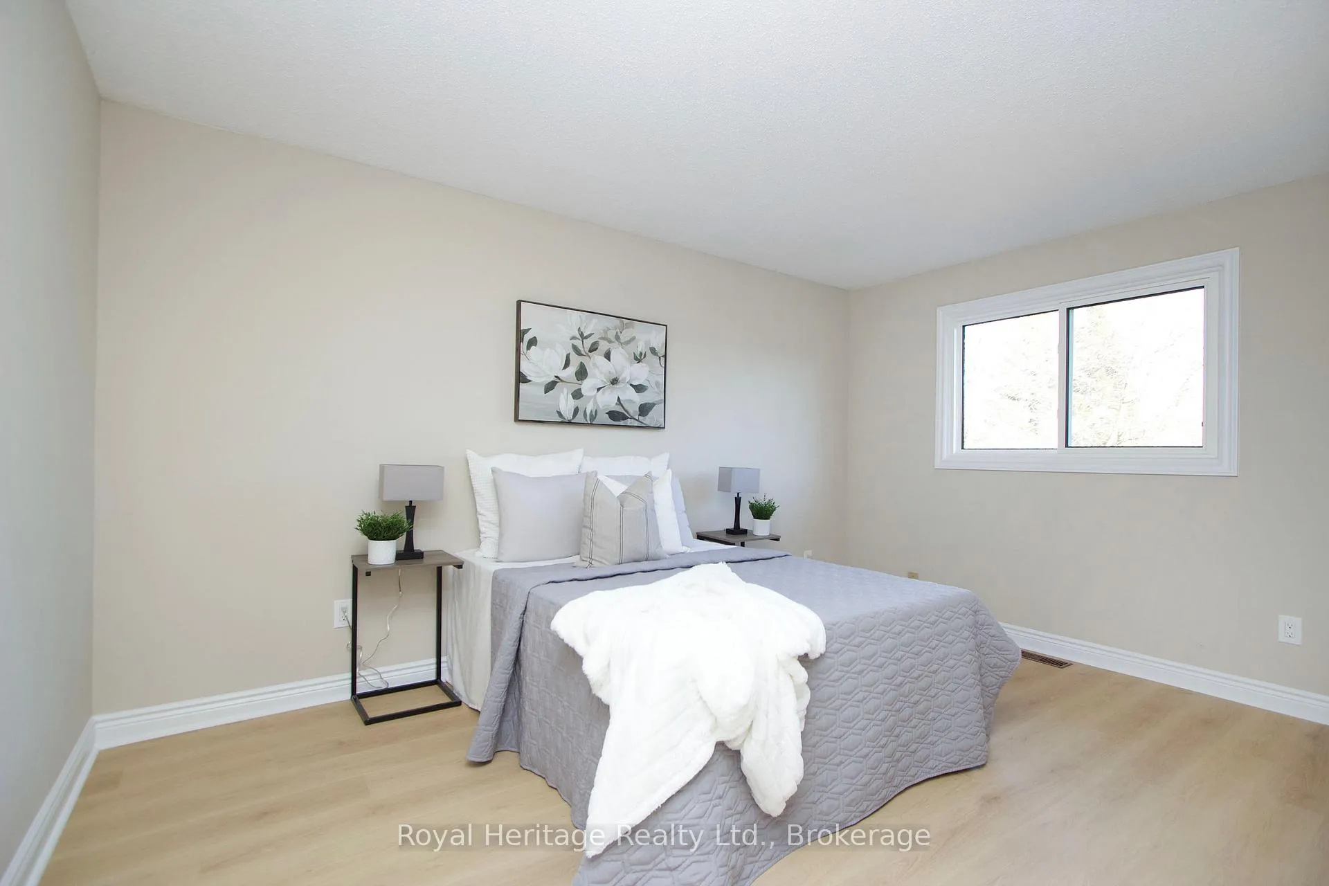 Photo 16 of 77 Devondale Street, Clarington, Courtice — HOMEH