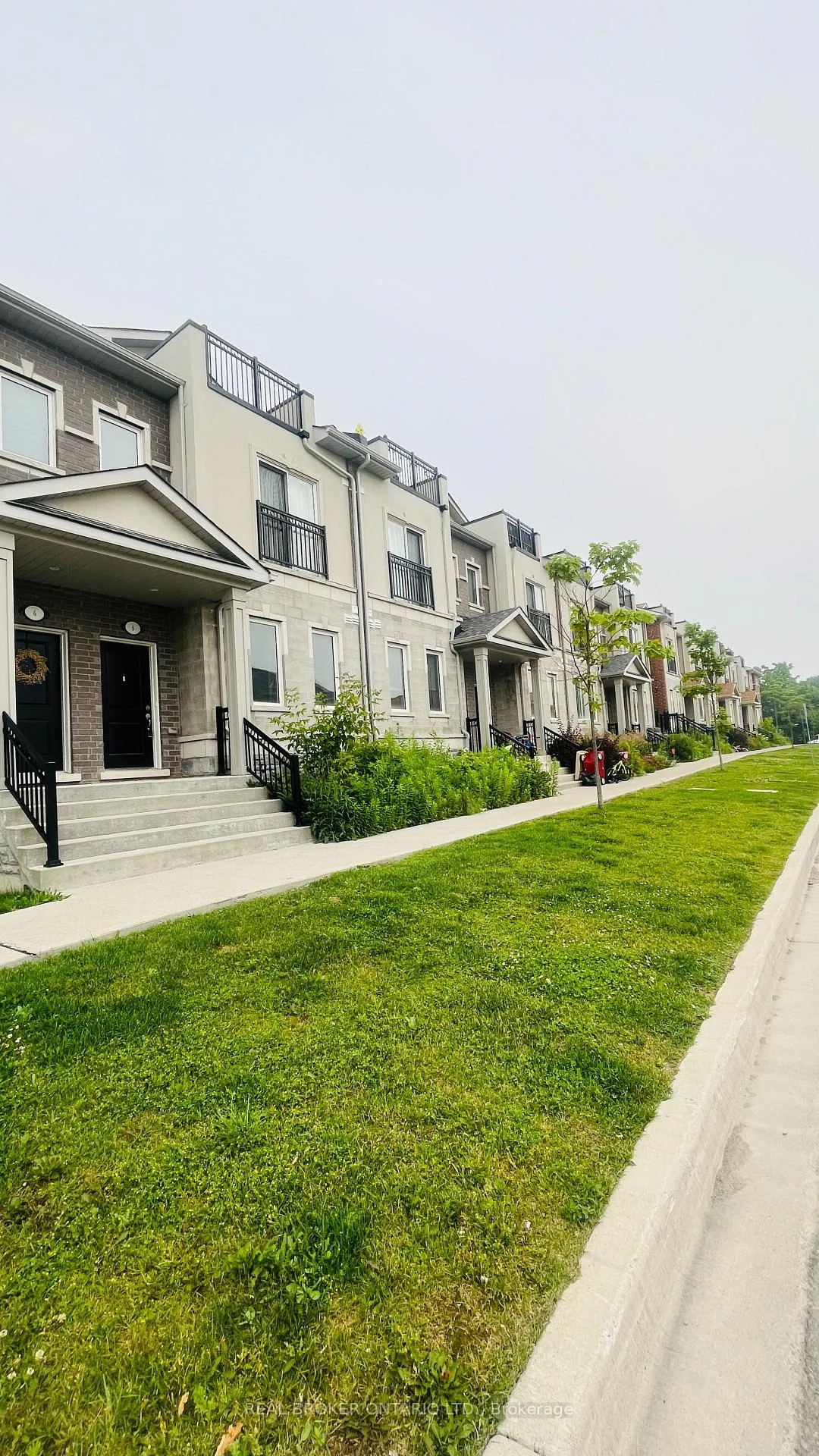 Photo 2 of Unit 5, 1040 Elton Way, Whitby, Pringle Creek — HOMEH