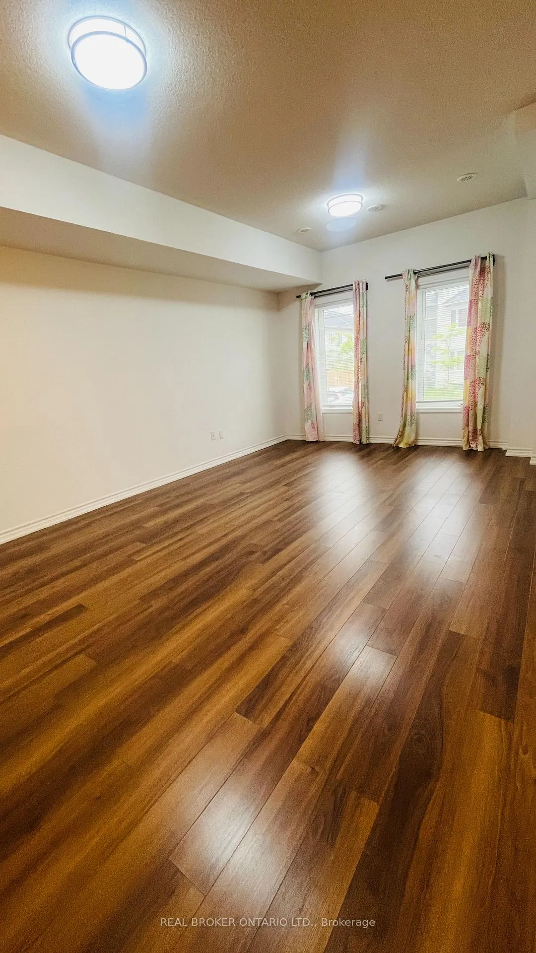 Photo 4 of Unit 5, 1040 Elton Way, Whitby, Pringle Creek — HOMEH
