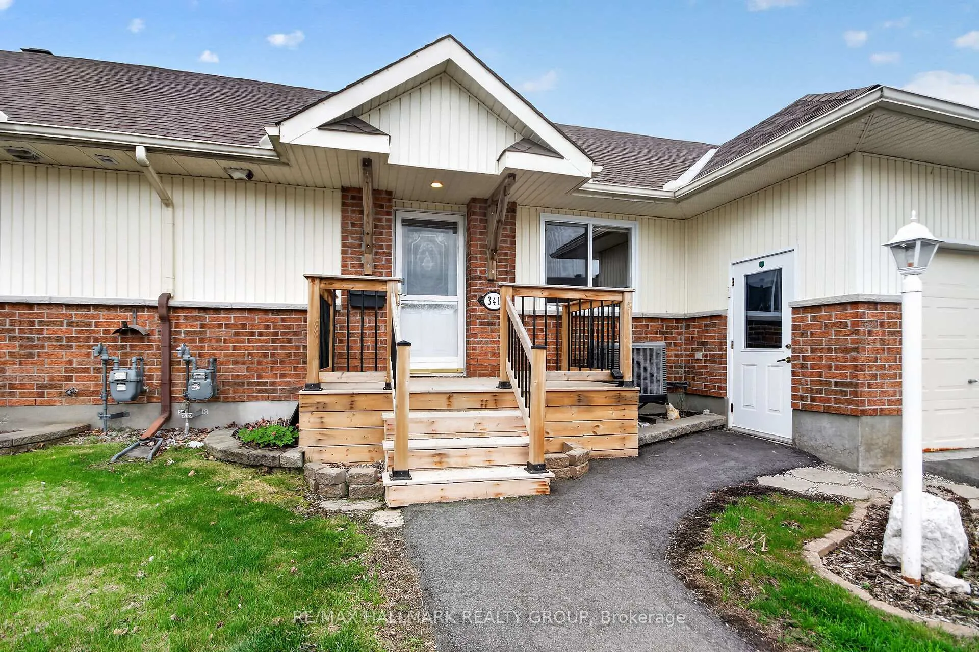 Photo 1 of 341 Chestnut Green Private, Ottawa, Richmond — HOMEH