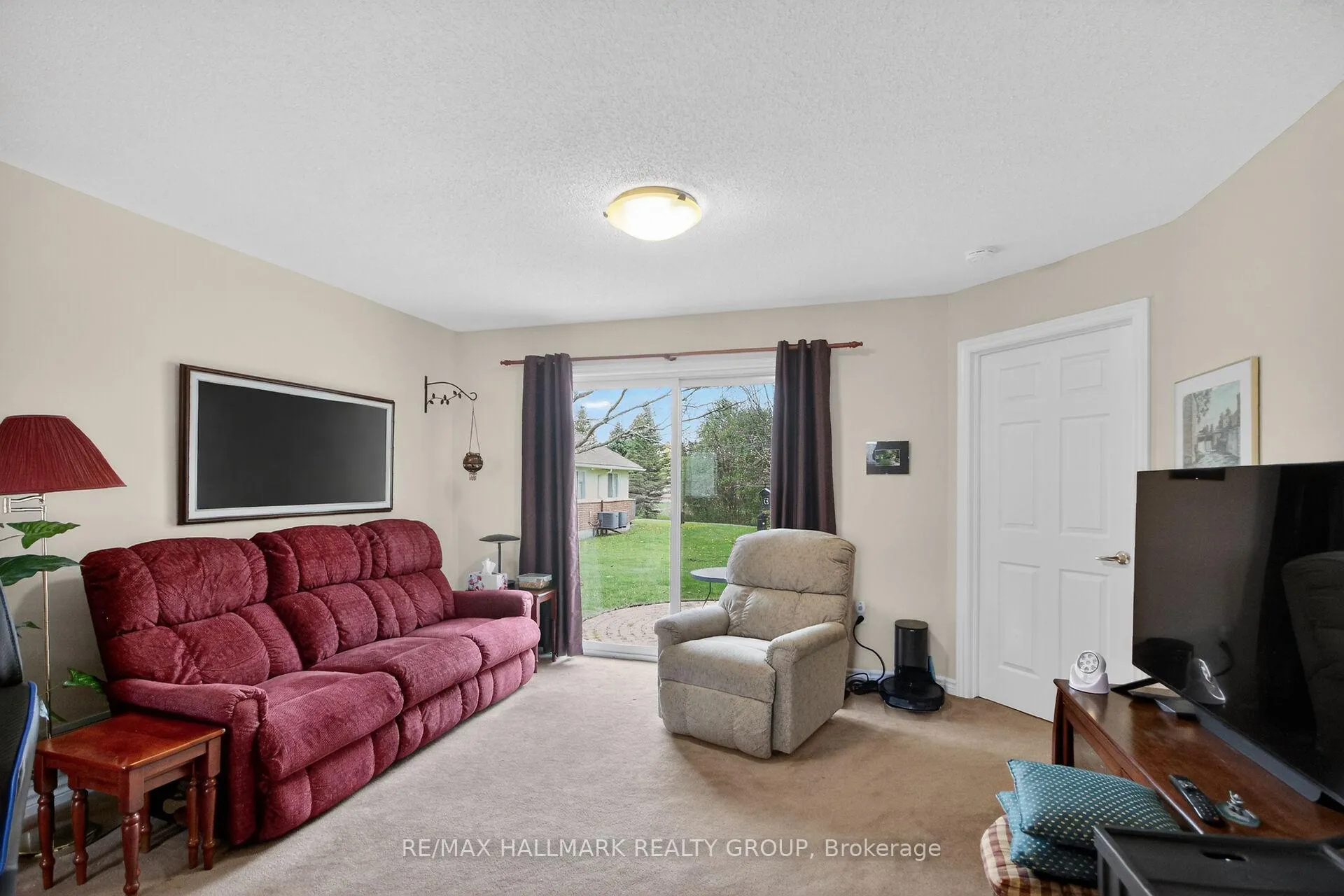 Photo 9 of 341 Chestnut Green Private, Ottawa, Richmond — HOMEH